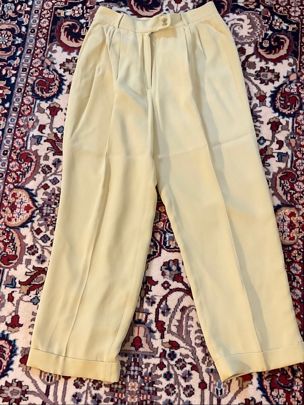 Liz Claiborne Soft Lime Colored Silk Trouser Fully Lined. Size 12. Gorgeous!!